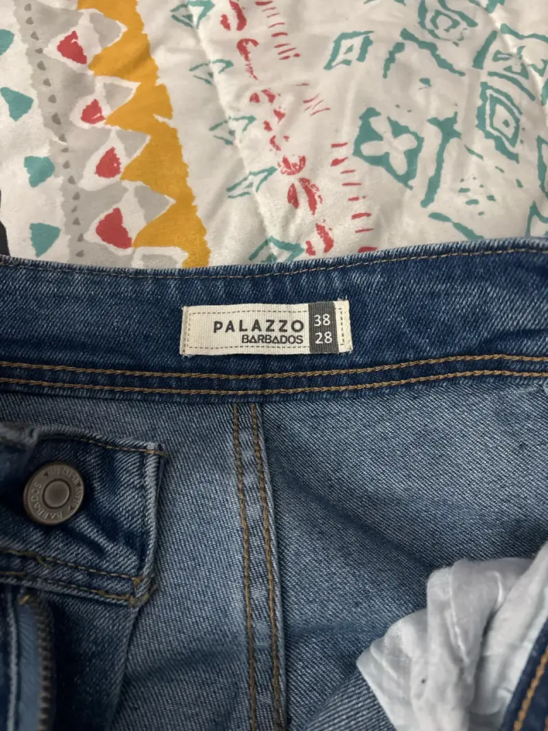 Jeans anchos con estampado espacial - 3