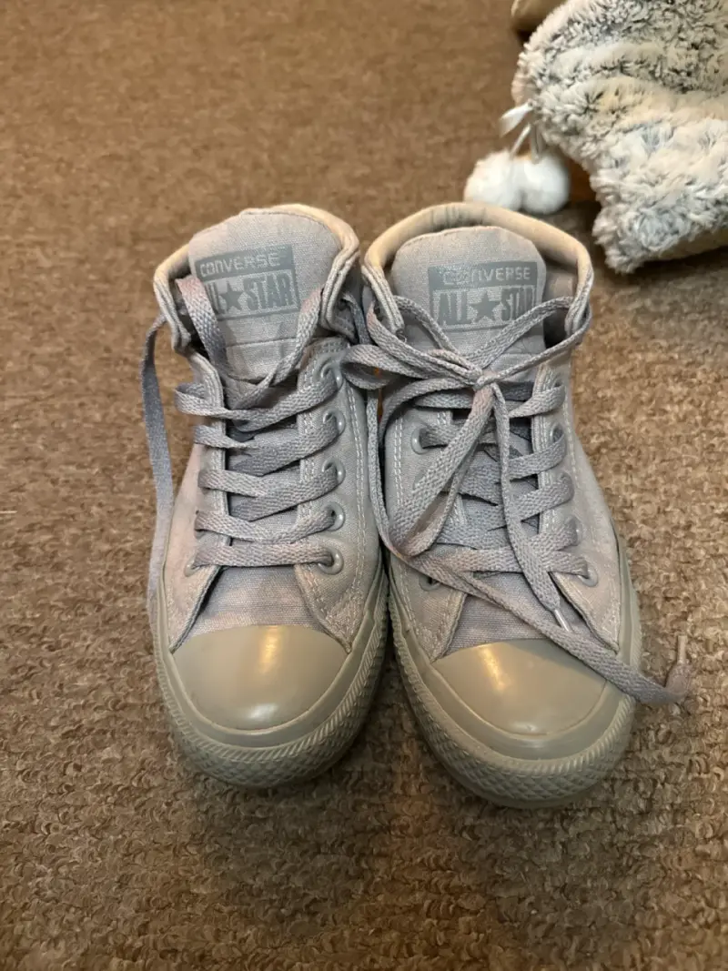 Zapatillas grises Converse alto - 2