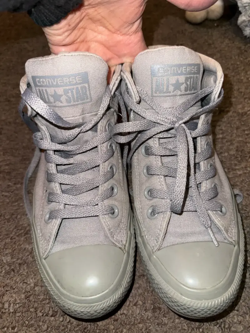 Zapatillas grises Converse alto - 6