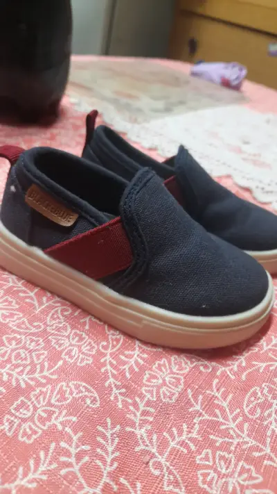 Zapatillas marca Black and blue - miniatura 1