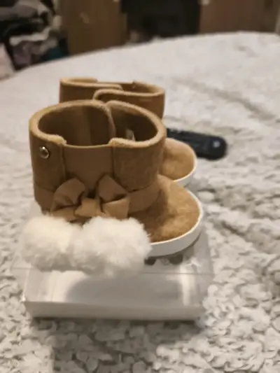 Zapatos de bebé color beige - miniatura 3