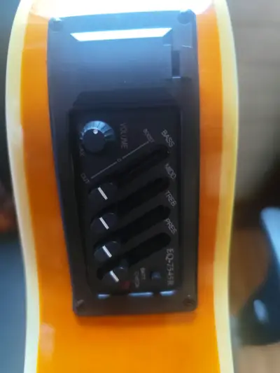 Guitarra acustica - miniatura 4