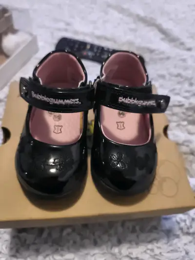 Zapatos negros para niña - miniatura 2