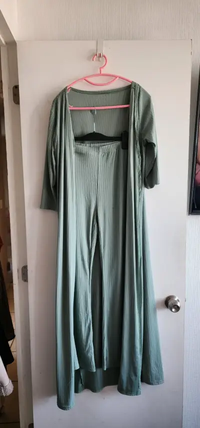Set de pantalón, kimono y top verde - miniatura 1