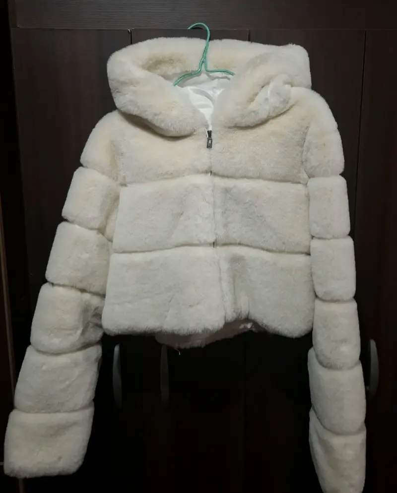 Chaqueta peludita beige invierno talla S/M