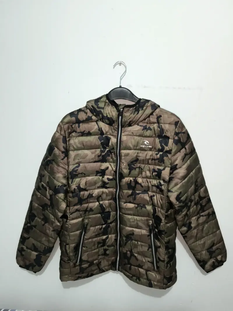 ❄️🟢Chaqueta RIP CURL Camuflada 🟢( Excelente Estado) - 1