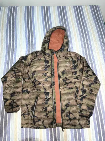 ❄️🟢Chaqueta RIP CURL Camuflada 🟢( Excelente Estado) - miniatura 2