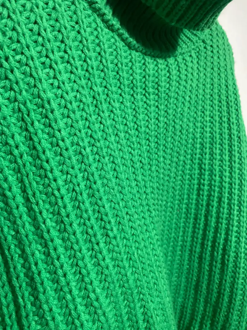 Suéter verde de punto grueso - 3