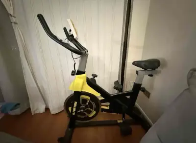 Bicicleta estática Forton amarilla - miniatura 1