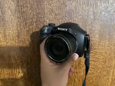 Cámara Sony Cyber-Shot H300 con accesorios - miniatura 5