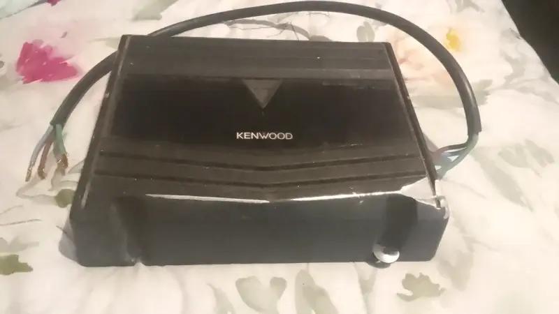 Amplificador Kenwood para auto - 1