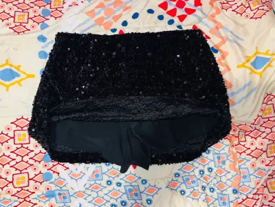 Mini falda negra con lentejuelas - miniatura 1