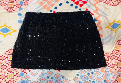Mini falda negra con lentejuelas - miniatura 2