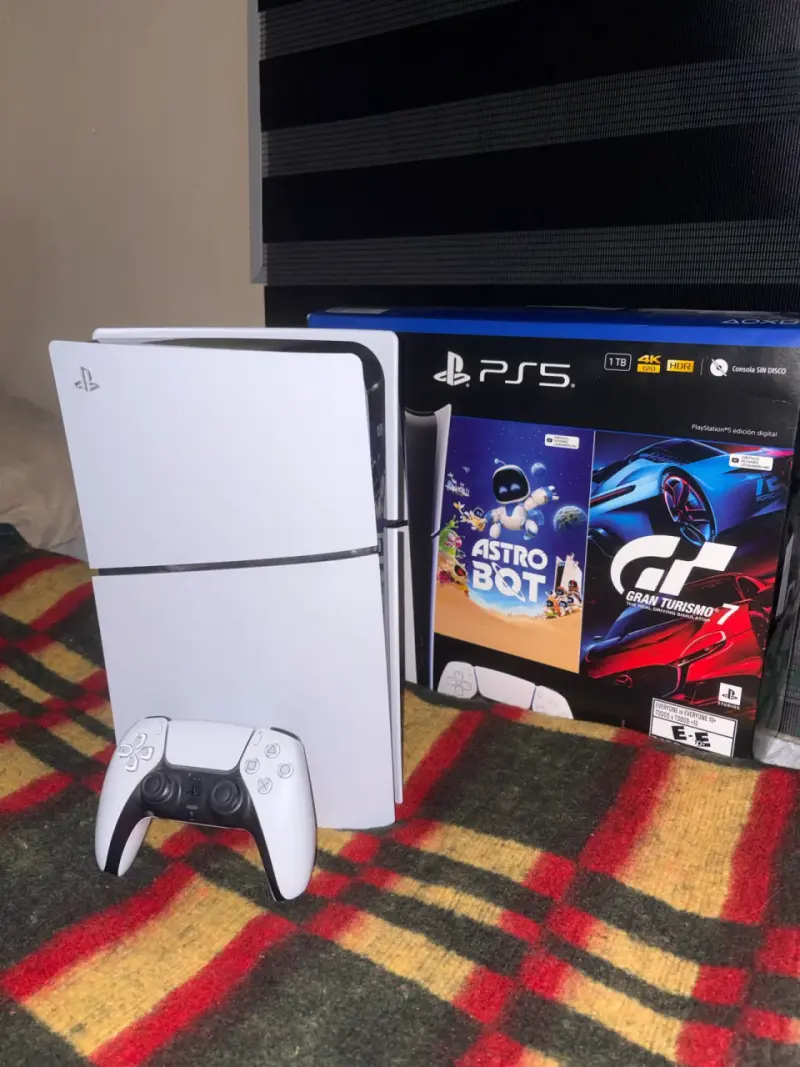 Consola PS5 con caja y mando - 1
