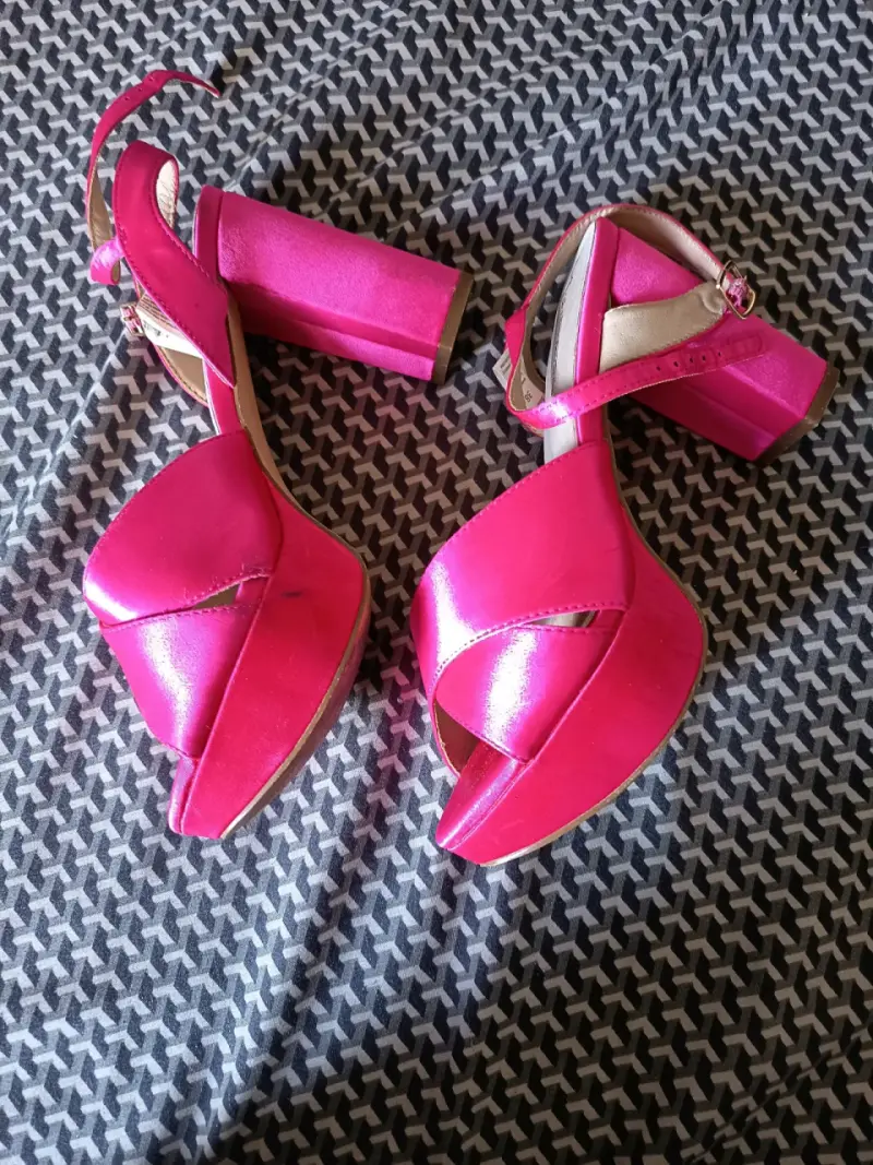 Sandalias fucsia de tacón - 2