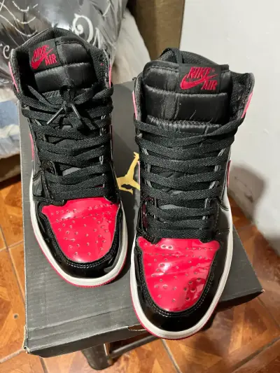 Zapatillas Nike Air negro y rojo - miniatura 1