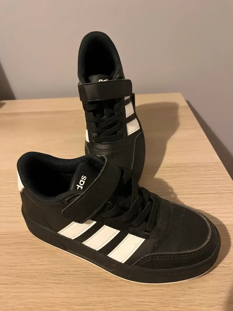Zapatillas negras deportivas