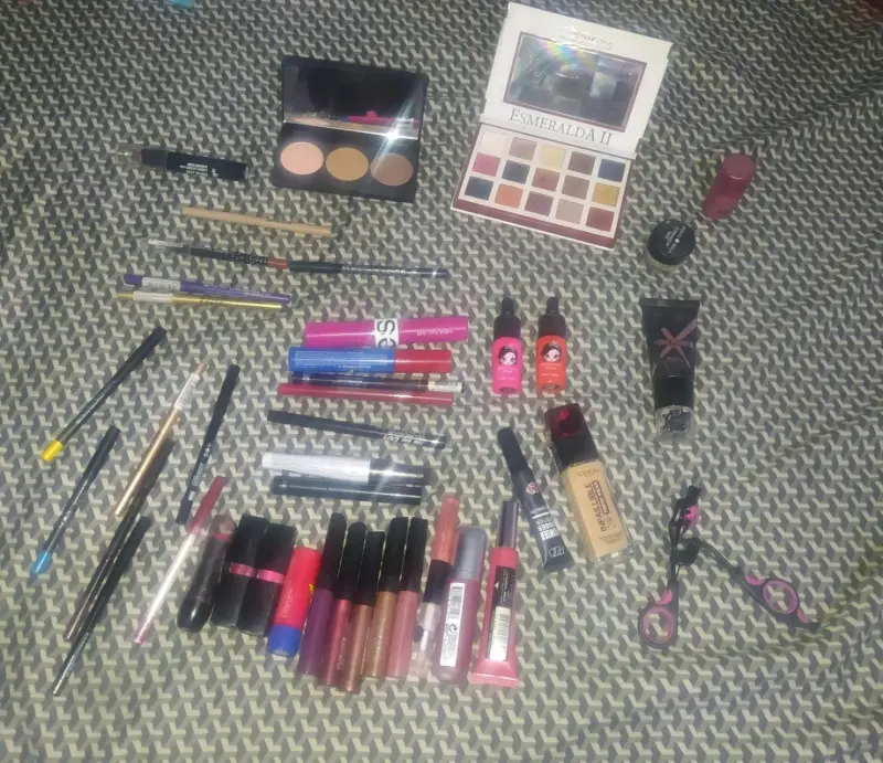 Set variado de maquillaje