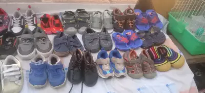 Lote de zapatos y sandalias para niño - miniatura 1