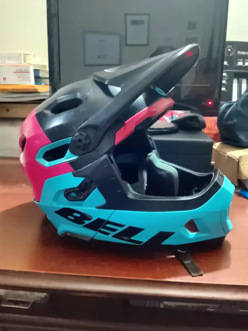 Casco BELL Super DH MIPS - 2