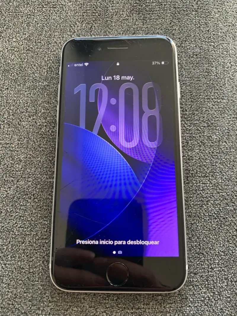 iPhone SE 2020 64 GB - 1