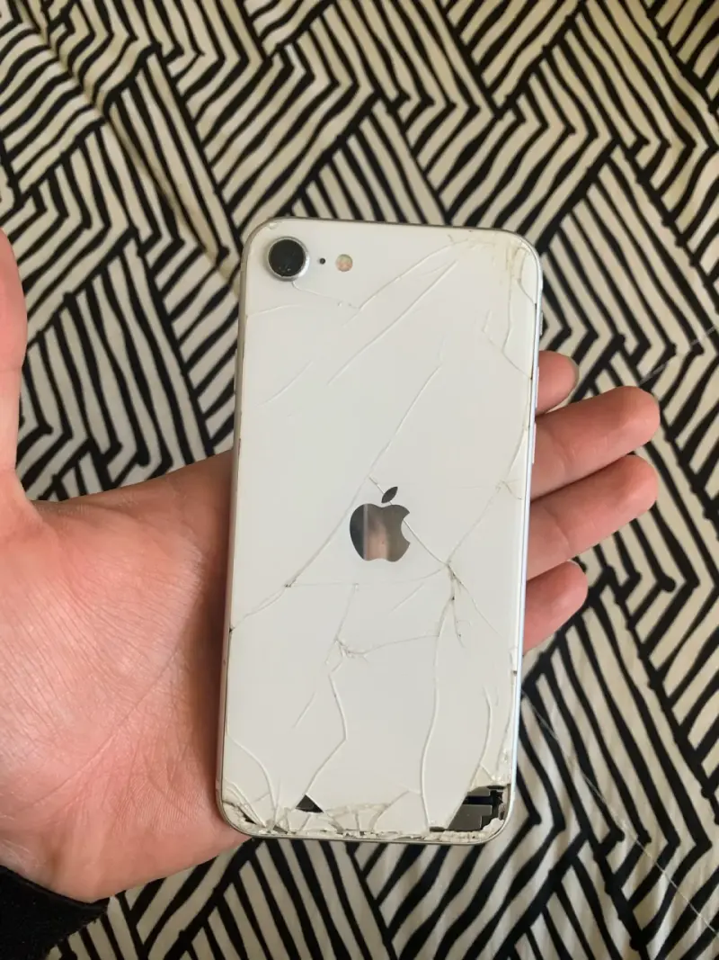 iPhone SE 2020 64 GB - 6