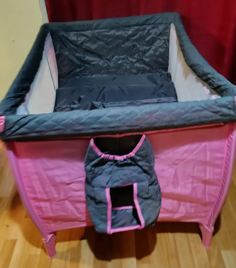 Cuna corral con mudador Fisher-Price rosada - 3