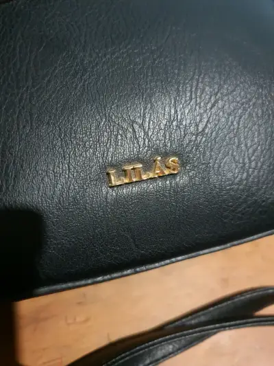 Cartera bandolera negra y plateada - miniatura 2
