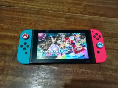 Nintendo Switch con accesorios y juegos - miniatura 4