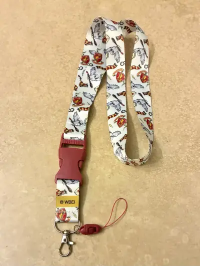 Lanyard con diseño Hogwarts - miniatura 1