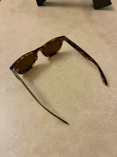 Lentes de sol café - miniatura 2