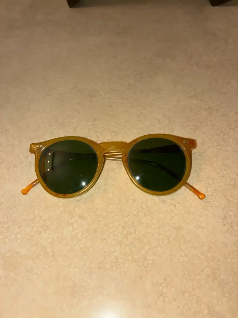 Lentes de sol amarillos vintage - 1