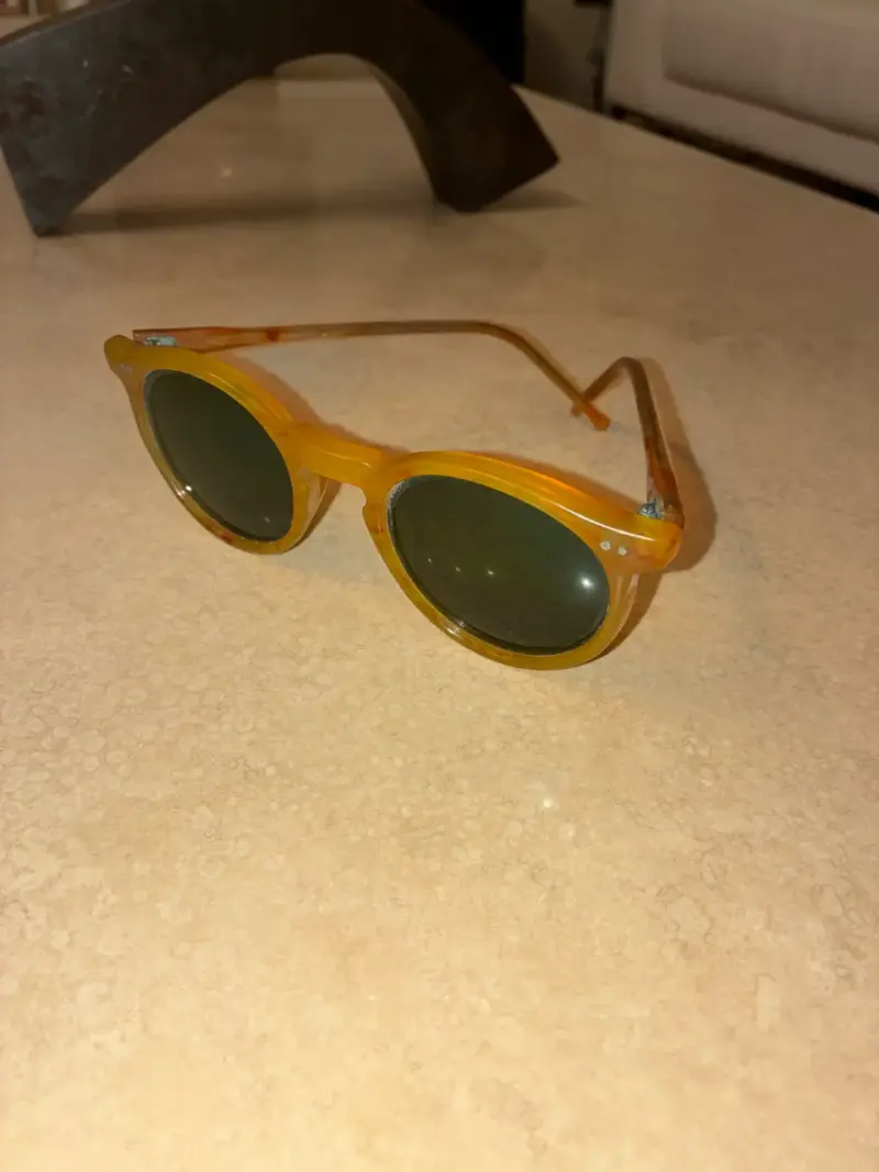 Lentes de sol amarillos vintage - 2