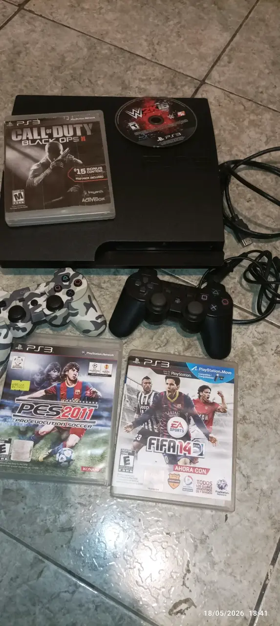 Consola PlayStation 3 con juegos