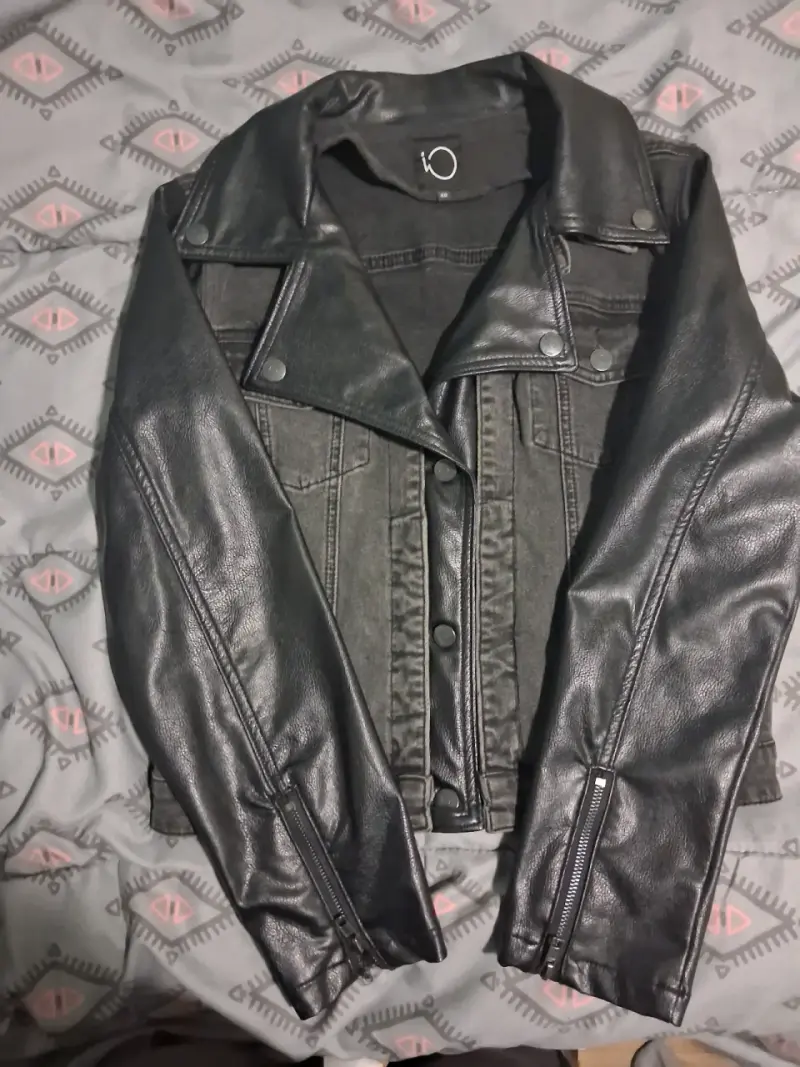 Chaqueta negra marca io talla 40 - 2