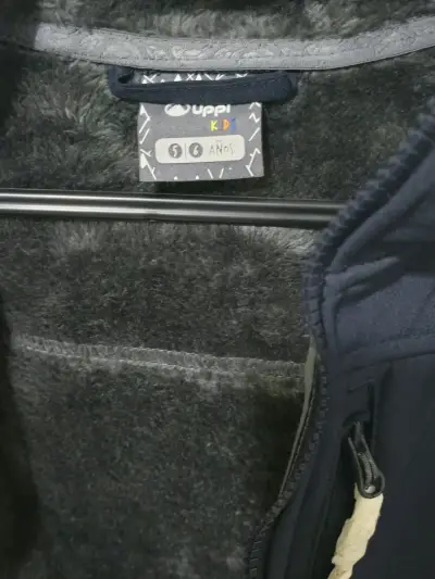 Chaqueta softshell azul con capucha  Niña T 5/6 - miniatura 3