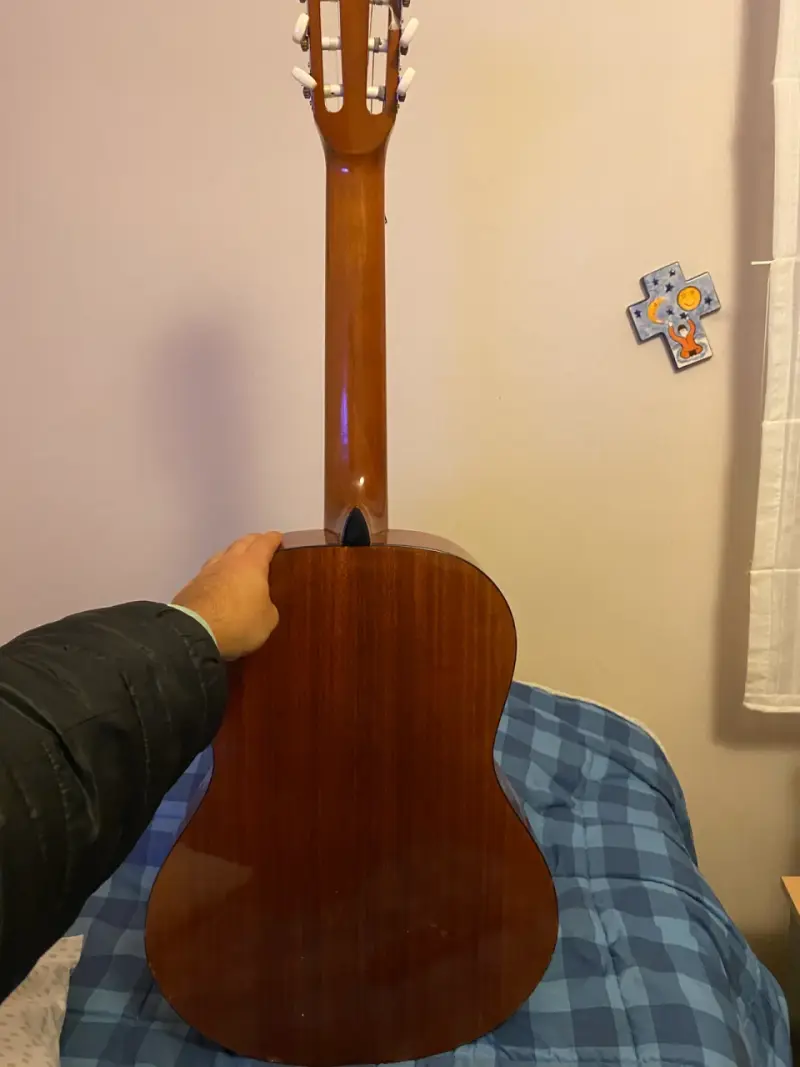 Guitarra clásica de madera - 2