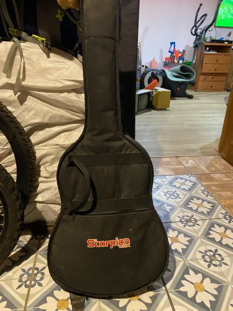 Guitarra clásica de madera - 5