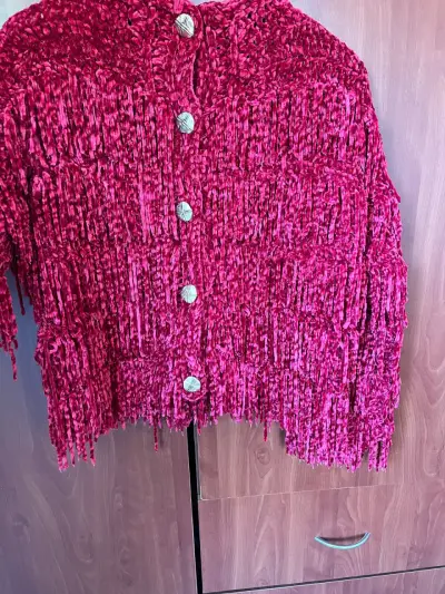 Chaqueta artesanal roja de flecos - miniatura 2