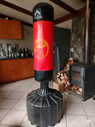 Saco de boxeo con base - miniatura 1