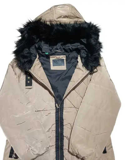 Abrigo beige con capucha - miniatura 3