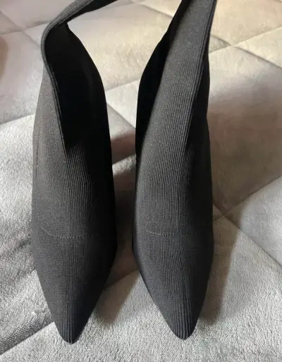 Botines negros de tacón alto - miniatura 2