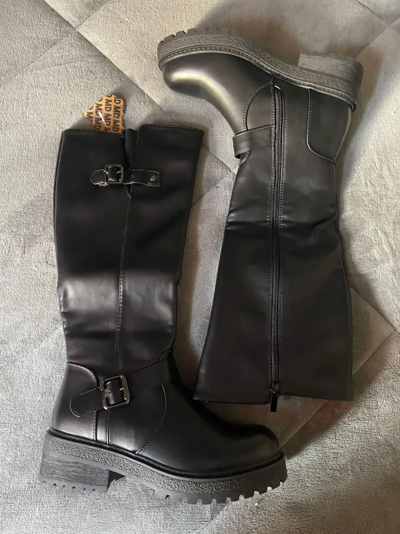 Botas negras de cuero - 2