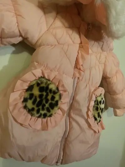 Chaqueta rosada para niña con capucha - miniatura 2