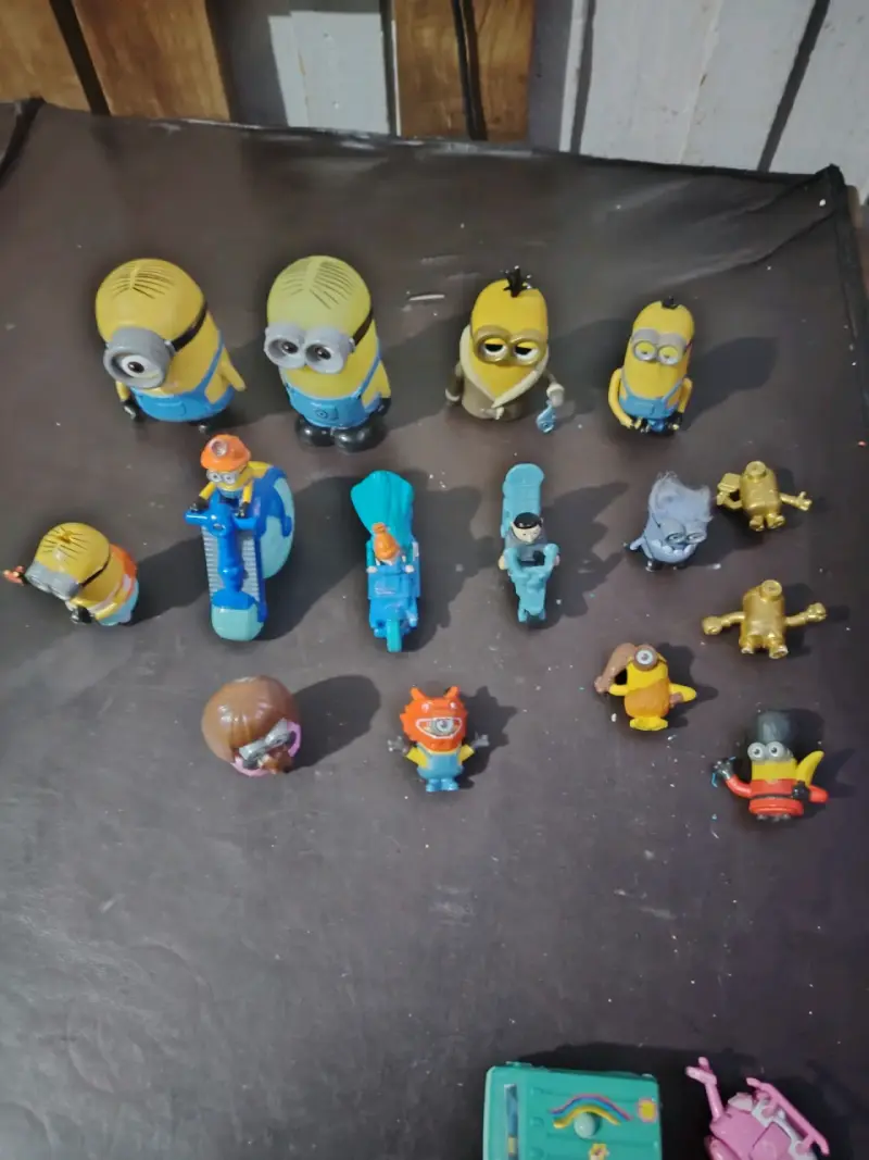 Set de figuras de juguete variadas - 3