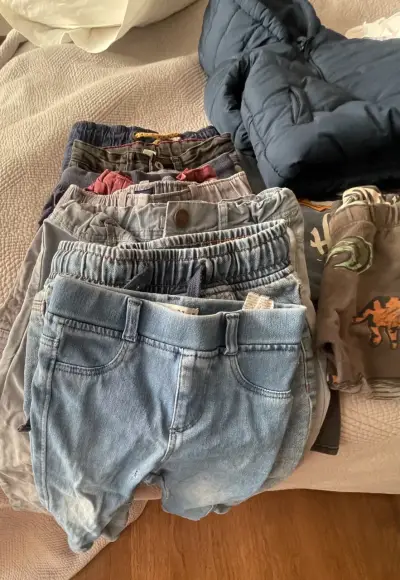 Ropa infantil variada buen estado - miniatura 1