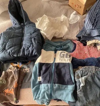 Ropa infantil variada buen estado - miniatura 4