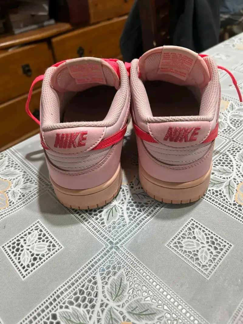 Zapatillas Nike rosadas - 1