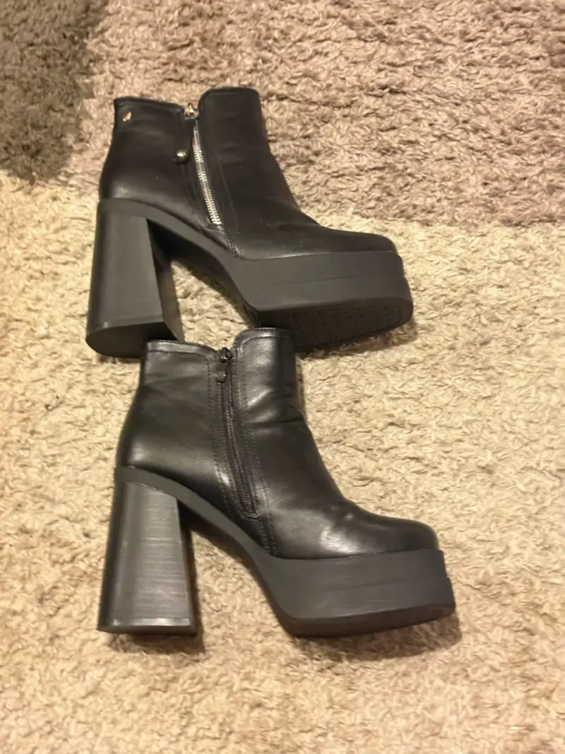 Botines negros de tacón alto - 3