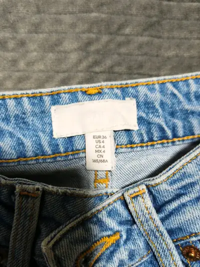 Jeans azules clásicos - miniatura 2